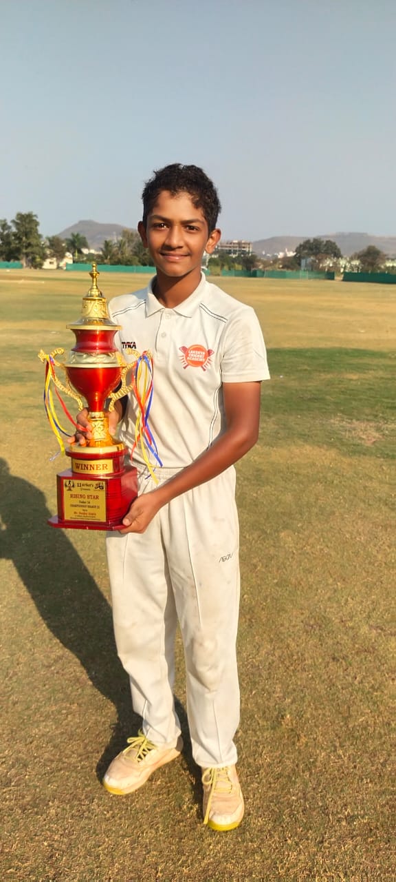 Akhilesh from Grade VIII and his  team Won the Final match of 11 striker Tournament.  Also Akhilesh was the second best batsman of the tournament